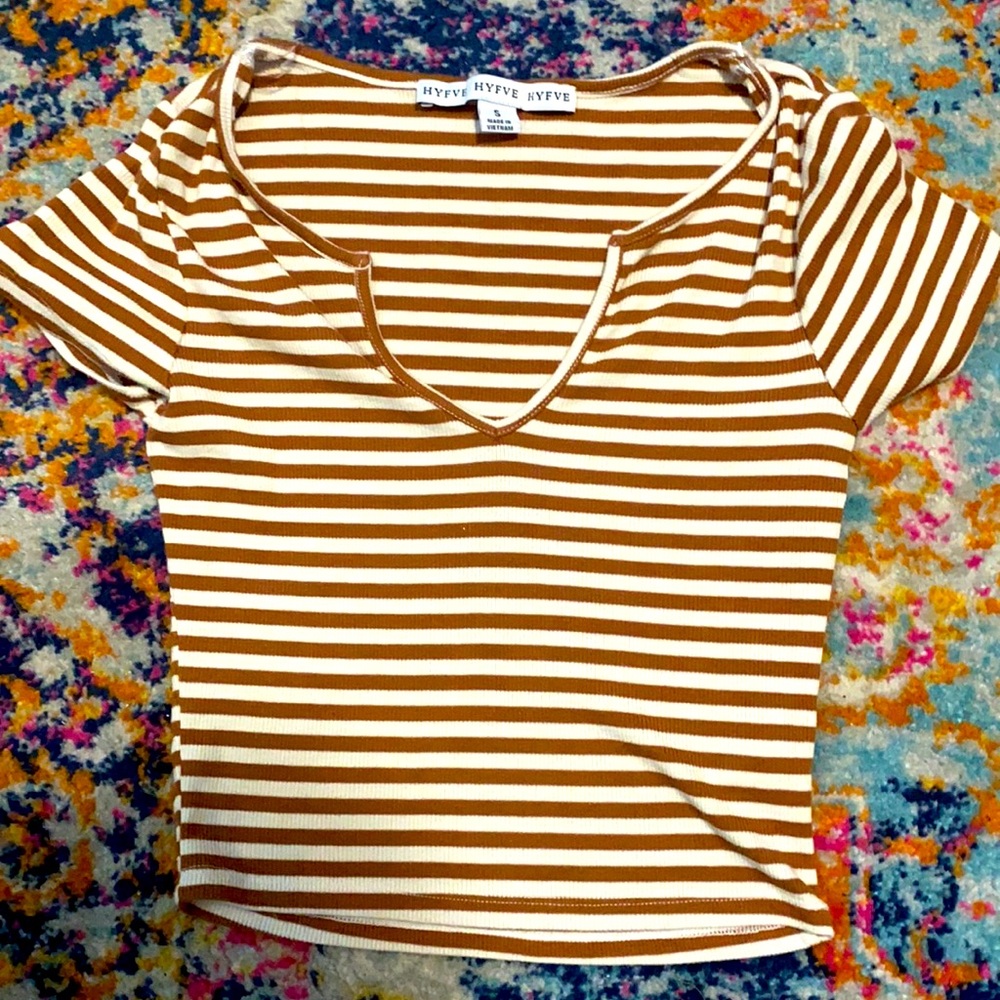 This crop top from HYFVE is a really cute top❤️‍🔥